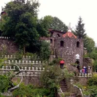 پلاک طلائی شماره 7 در دهکده جهانی کندلوس