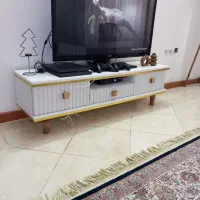 میز تلویزیون در حد نو
