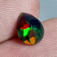 نگین جواهری بلک اپال اتیوپی طبیعی و یاقوت طبیعی