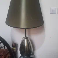 آباژور ایستاده