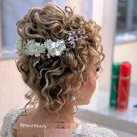 مدل برای میکاپ با دستمزد