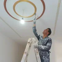 نقاشی و رنگ آمیزی ساختمان با تجربه بالا.