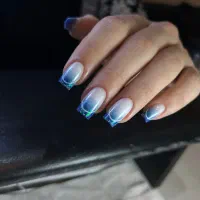 خدمات و اموزش حرفه ای ناخن