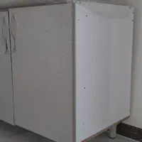 کابینت دارای طبقه