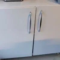 یک عددکابینت زمینی کارکرده سالم مناسب مغازه و منزل