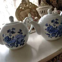 یک جفت قوری چای قلم آبی نو و استفاده نشده