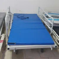 تخت  بیمارستانی یک شکن سه شکن برقی
