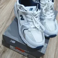 نیوبالانس ۵۳۰ نقره ای سورمه ای