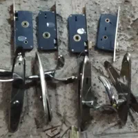 قفل درب چوبی سالم وتمیز