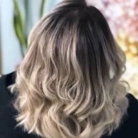 نوبت با اف بالا در تمامی لاین های زیبایی