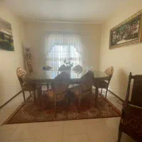 میز ناهارخوری کلاسیک بسیار تمیز، فروش فوری
