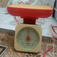 ترازو قدیمی در حد نو