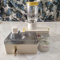 یک دستگاه آبمیوه گیری