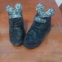 یه جفت کفش دخترانه نو شیک سایز ۳۲