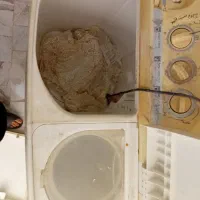 لباسشویی قدیمی دو در از بالا جنس خوب و سالم