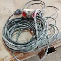 سیم سیار درحد نو 15متر هست
