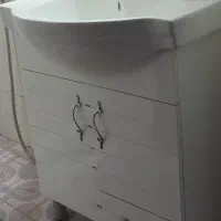 روشویی و آینه