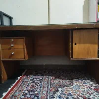 میز تحریر اداری قدیمی، قهوه‌ای