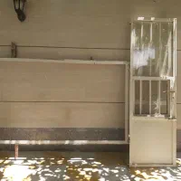 در و پنجره ساختمانی نو بدون زنگ زدگی