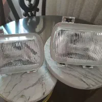 جلو پنجره ‌و چراغ جلو پیکان