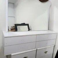 آیینه و کنسول
