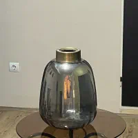 گلدون و گل میز