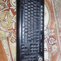 کیبورد خیلی تمیز و سالم