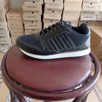 کفش نو|کیف، کفش، کمربند|کاشمر, |دیوار