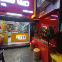 ساندویچ زن شیفت صبح