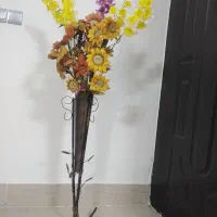 گلدان یاپایه گل