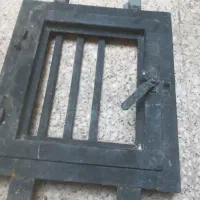 پنجره باز شو ۴۰ در ۴۵ فلزی و اسکوپ سنگ