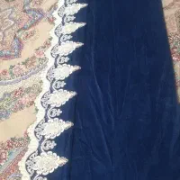 کنار پرده ای