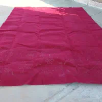 موکت قرمز خوش رنگ ۱۲ متری در حد نو