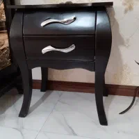 دو عدد میز و آینه و شمعدان