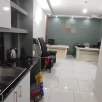 یک واحد آپارتمان همکف