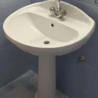 روشویی پایه دار همراه با شیرآلات درجه یک