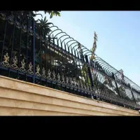 تخصص مافقط تولید وپخش نرده حفاظ بالای دیوار میباشد
