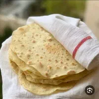 کارگر برای نانوایی خانگی