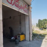 شاگرد جوشکاری در کارگاه جوشکاری