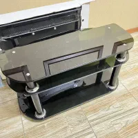 میز تلویزین شیشه ای