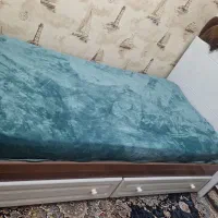 تخت نوجوانی