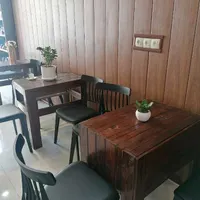 تعدادی میز آهنی