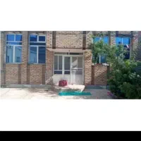 ساختمان حیاط دار ۲خوابه به رهن اجاره داده میشود