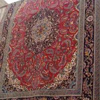 فرش تازه شسته شده مرتب و دیگه لوازم منزل