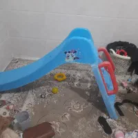 سرسره بازی بچه