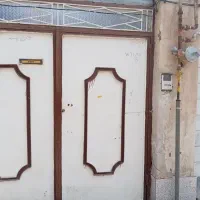 درب حیاط وسالن