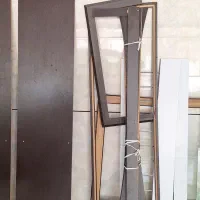بوفه و تخت کودک دمونتاژ شده به اضافه اینه