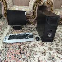 کیس همراه با مانیتور و هدفون و کیبورد و موس
