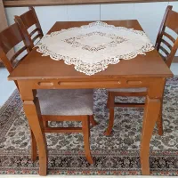 میر نهار خوری با سه صندلی سالم