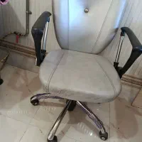 میز و صندلی چرخدار سالم